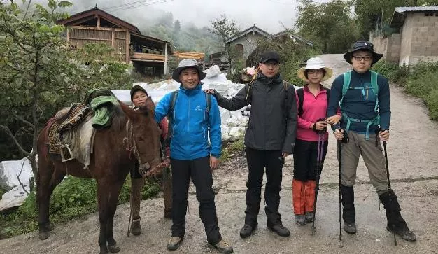 哈巴雪山登山花費攻略