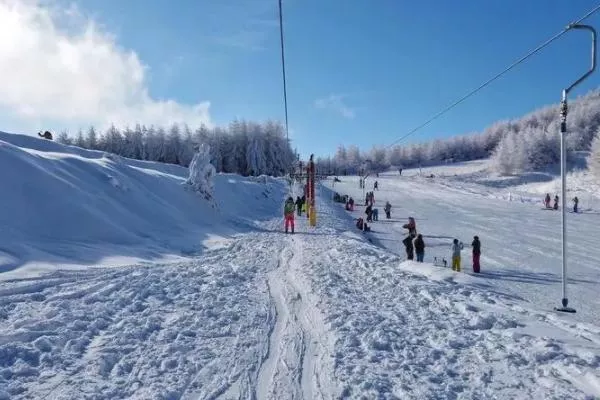 湖北省內(nèi)哪里有滑雪場(chǎng)地